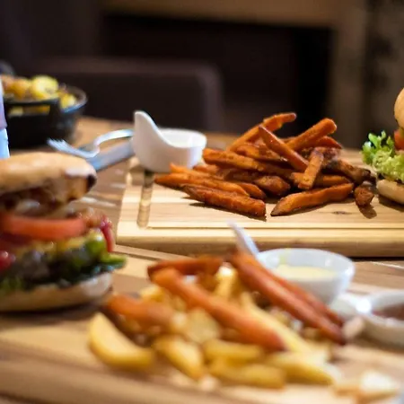 Отель Restaurant Tomahawk *