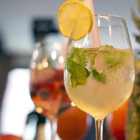 Отель Restaurant Tomahawk *