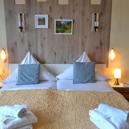 Restaurant Tomahawk Отель *